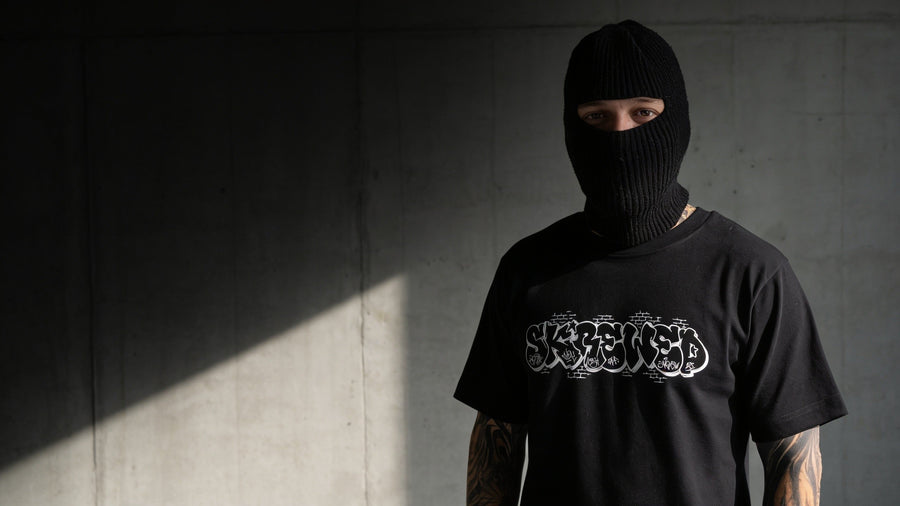 Graffiti Logo Shirt black, worn – SKREWED