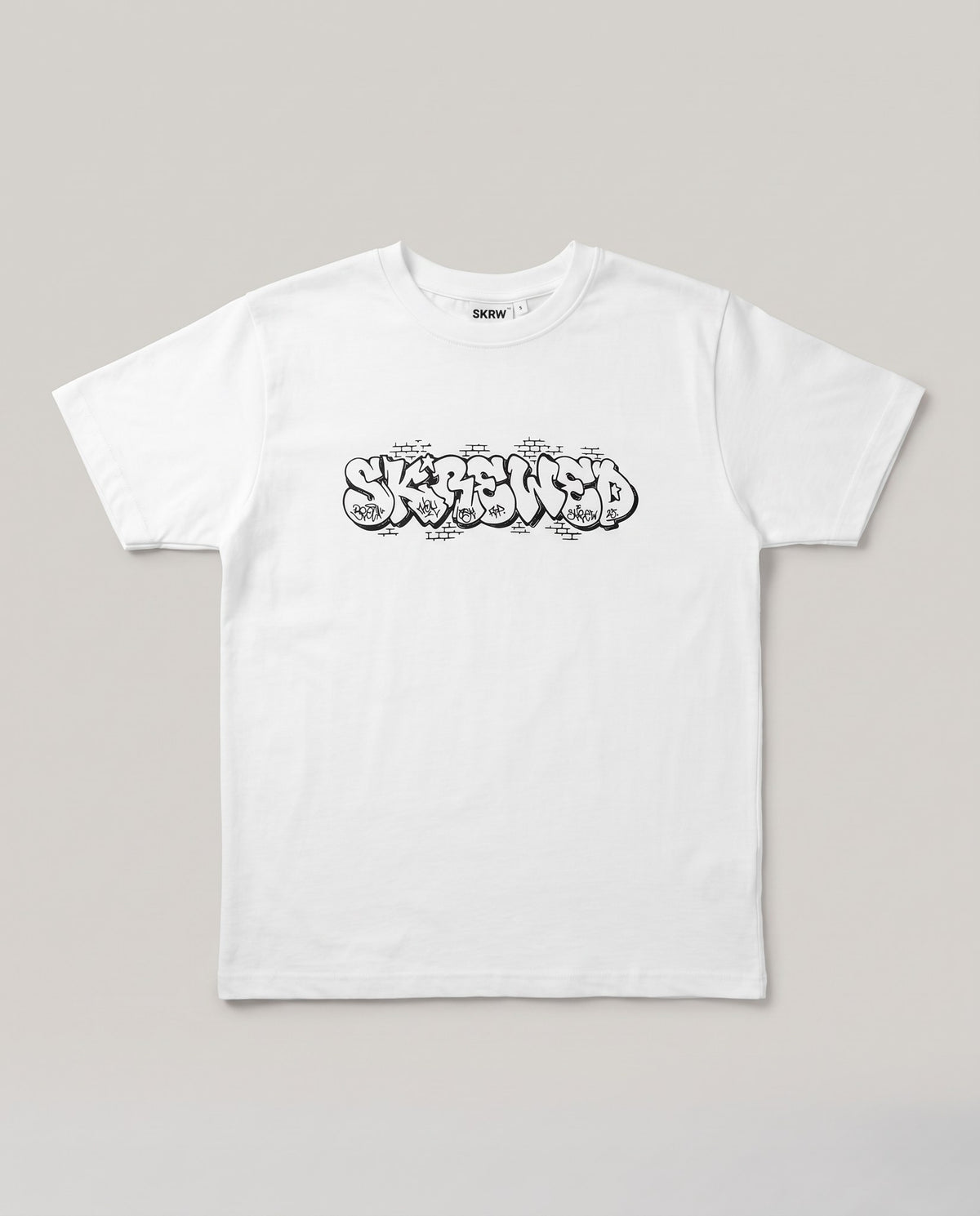 Graffiti Logo Shirt white, flat lay – SKREWED